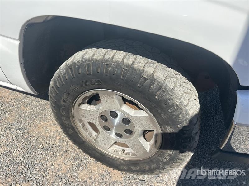 Chevrolet Silverado 1500 4x4 Crew Cab Pickup Ostalo