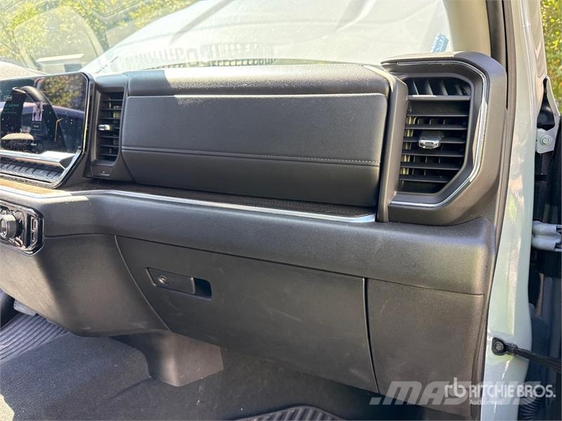 Chevrolet Silverado 1500 LT 4x4 Crew Cab Pickup Andere Transporter