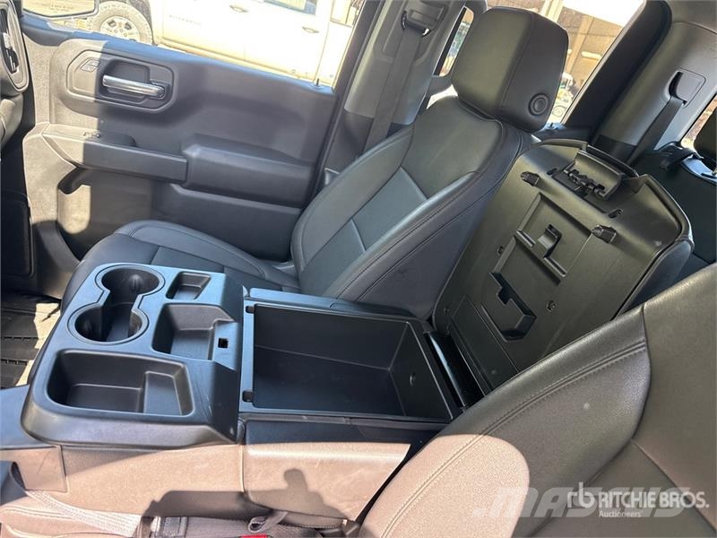Chevrolet Silverado 1500 Silverado 4x4 Dual Cab Pickup Други