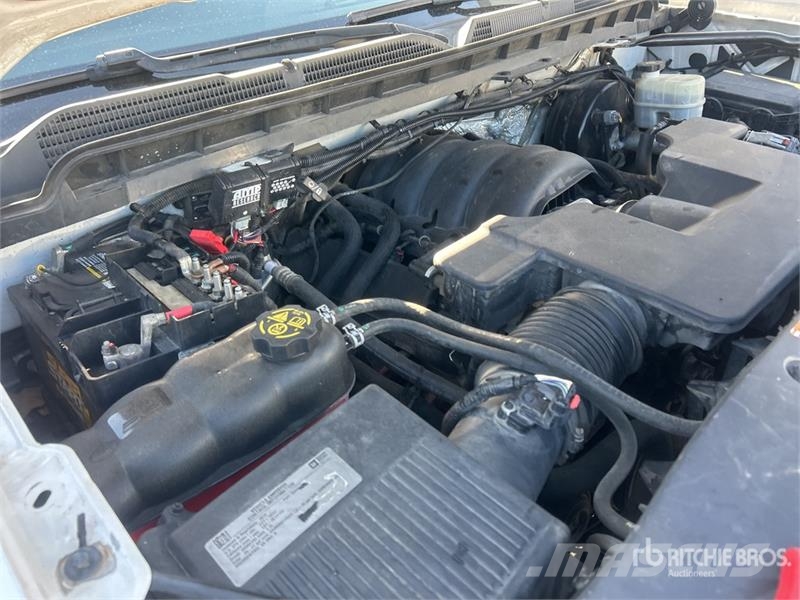 Chevrolet Silverado 1500 4x2 Crew Cab Pickup Övriga bilar