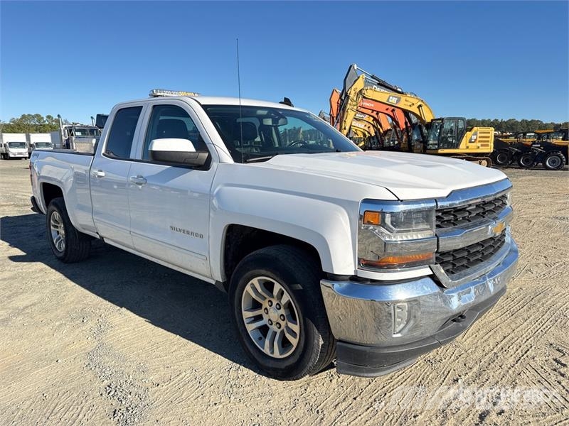 Chevrolet Silverado 1500 LD 4x4 Dual Cab Pickup Ostalo