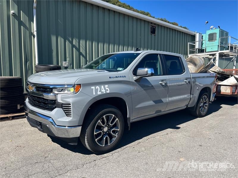 Chevrolet Silverado 1500 LT 4x4 Crew Cab Pickup Otros