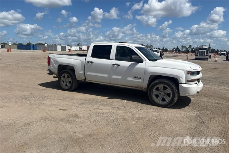 Chevrolet Silverado 1500 4x2 Crew Cab Pickup Další