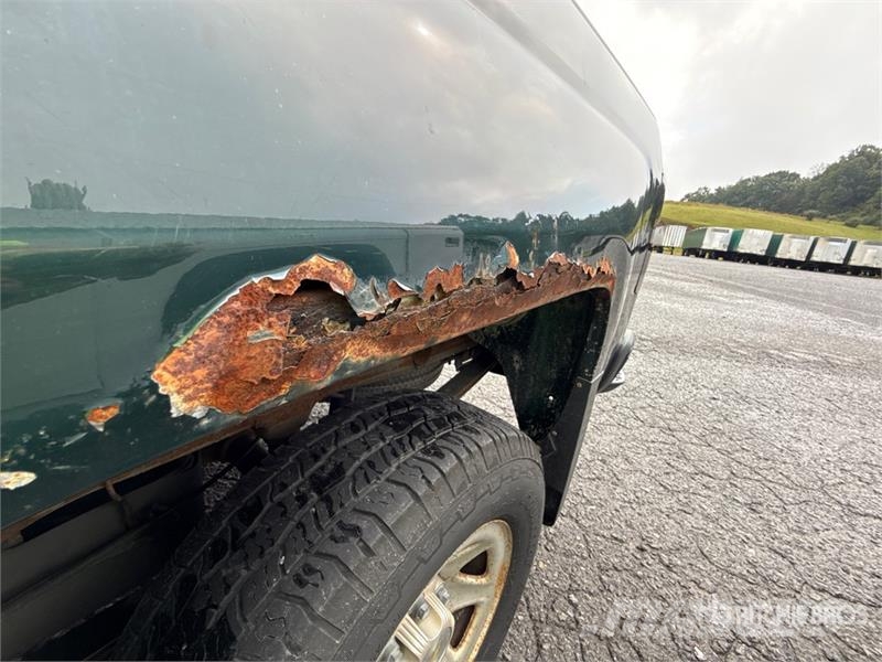 Chevrolet Silverado 1500 4x2 Dual Cab Pickup Otros