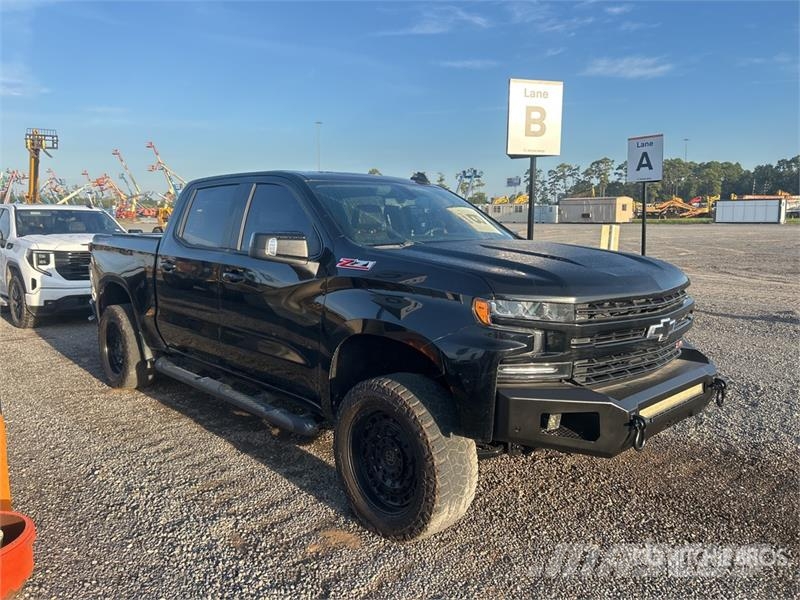 Chevrolet Silverado 1500 LT 4x4 Crew Cab Pickup Інше