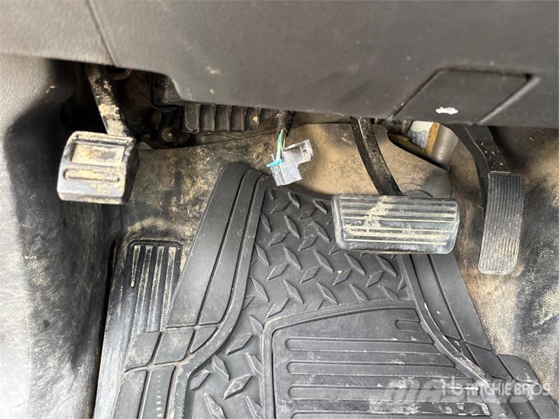 Chevrolet Silverado 1500 4x4 Crew Cab Pickup その他
