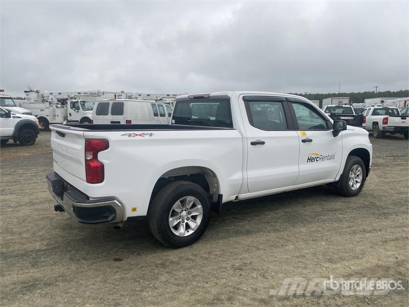 Chevrolet Silverado 1500 4x4 Crew Cab Pickup Otros