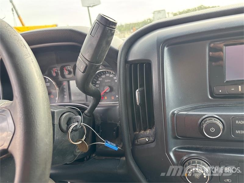 Chevrolet Silverado 1500 4x4 Crew Cab Pickup その他