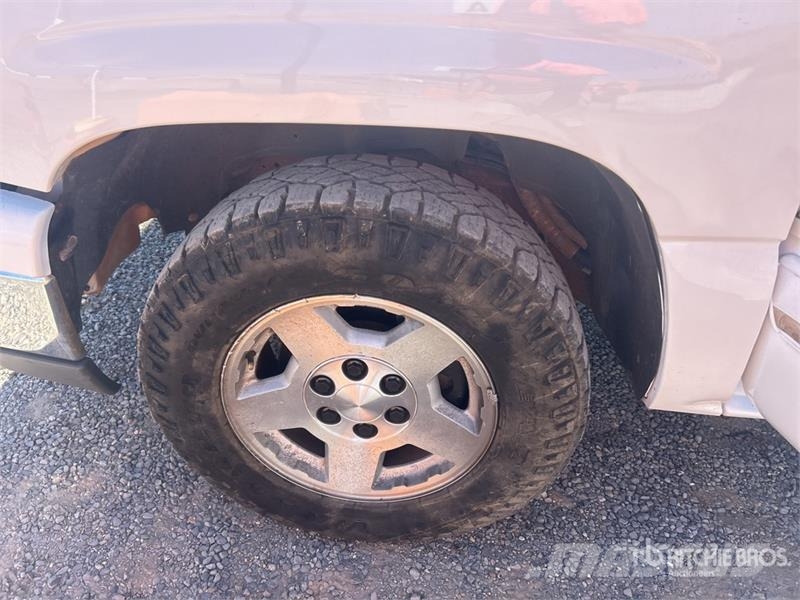 Chevrolet Silverado 1500 4x4 Crew Cab Pickup Ostalo