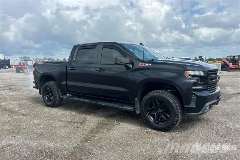 Chevrolet Silverado 1500 4x4 Crew Cab Pickup Other