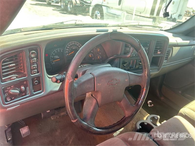 Chevrolet Silverado 1500 4x4 Crew Cab Pickup Ostalo