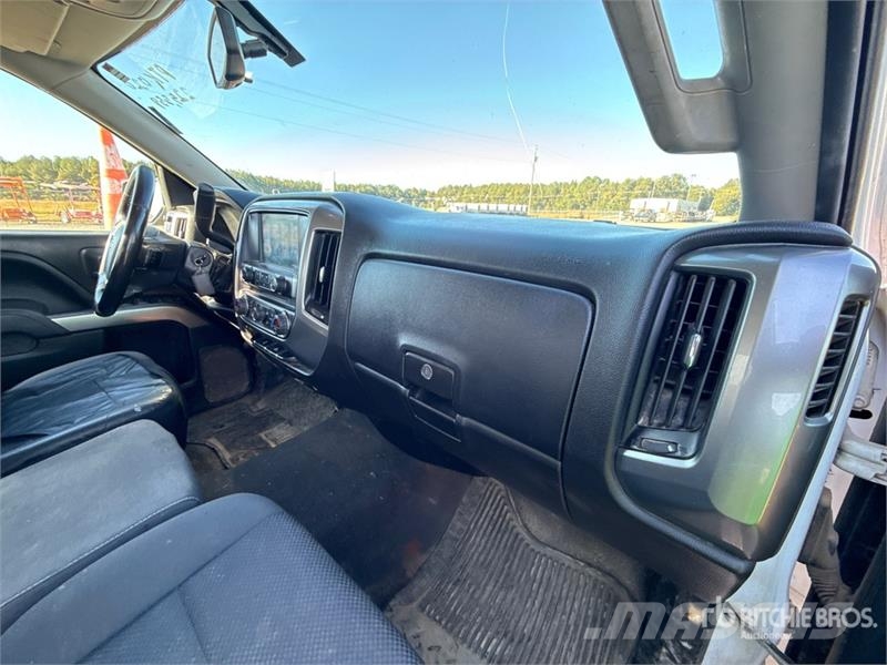 Chevrolet Silverado 1500 LD 4x4 Dual Cab Pickup Ostalo