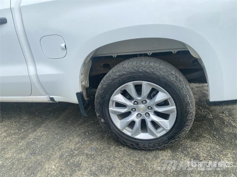 Chevrolet Silverado 1500 4x4 Crew Cab Pickup Прочие фургоны