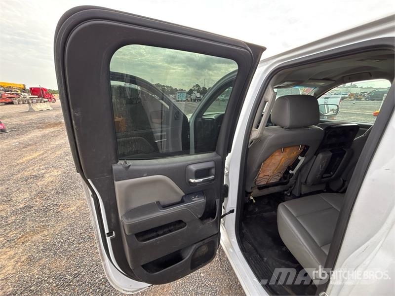 Chevrolet Silverado 1500 4x4 Crew Cab Pickup その他