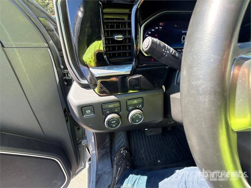 Chevrolet Silverado 1500 LT 4x4 Crew Cab Pickup Andere Transporter