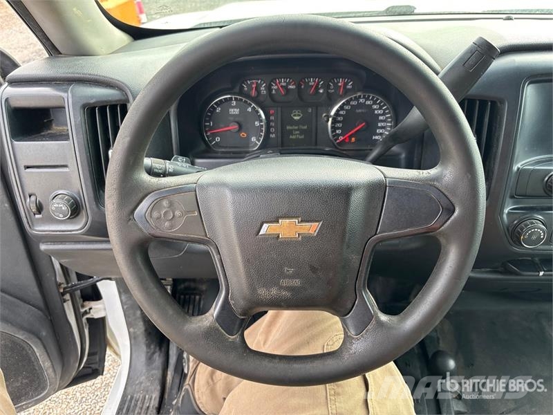 Chevrolet Silverado 1500 4x4 Crew Cab Pickup その他