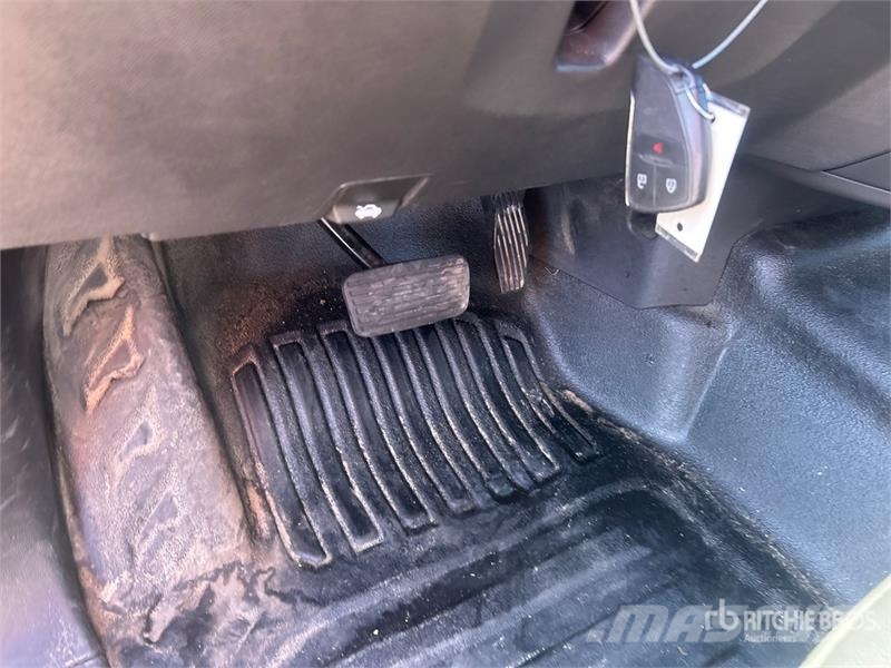 Chevrolet Silverado 1500 4x2 Pickup Muu