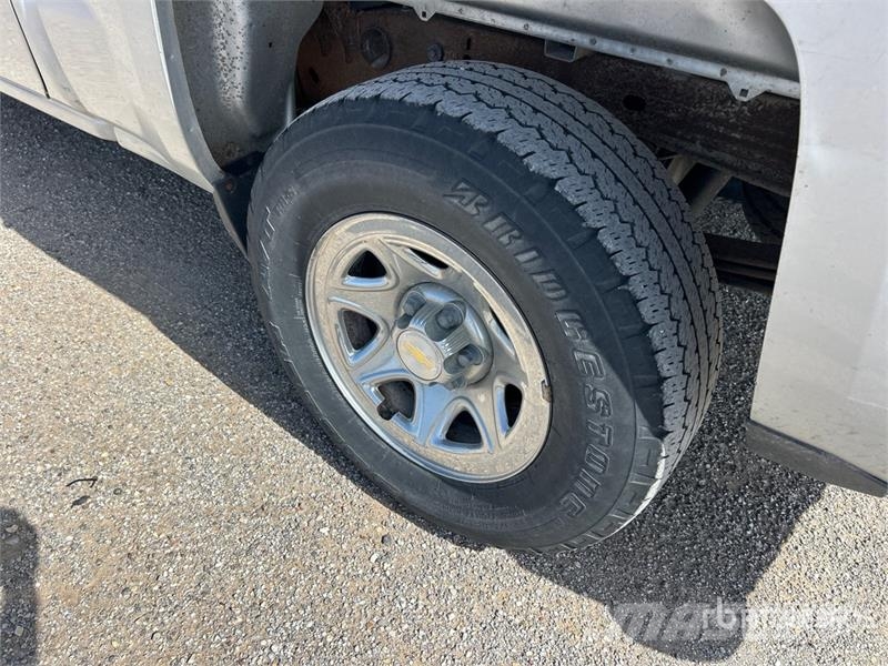 Chevrolet Silverado 1500 4x4 Crew Cab Pickup Övriga bilar
