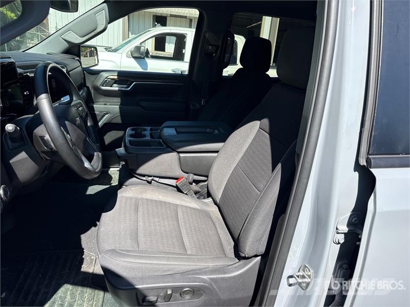 Chevrolet Silverado 1500 LT 4x4 Crew Cab Pickup Andere Transporter