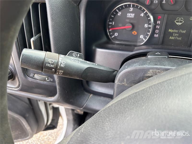 Chevrolet Silverado 1500 4x4 Crew Cab Pickup その他