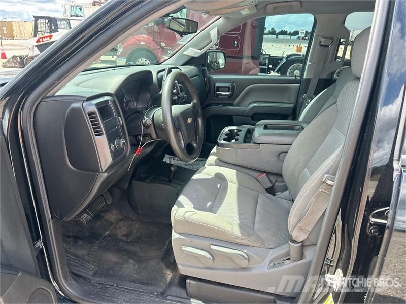 Chevrolet Silverado 1500 4x4 Crew Cab Pickup أخرى