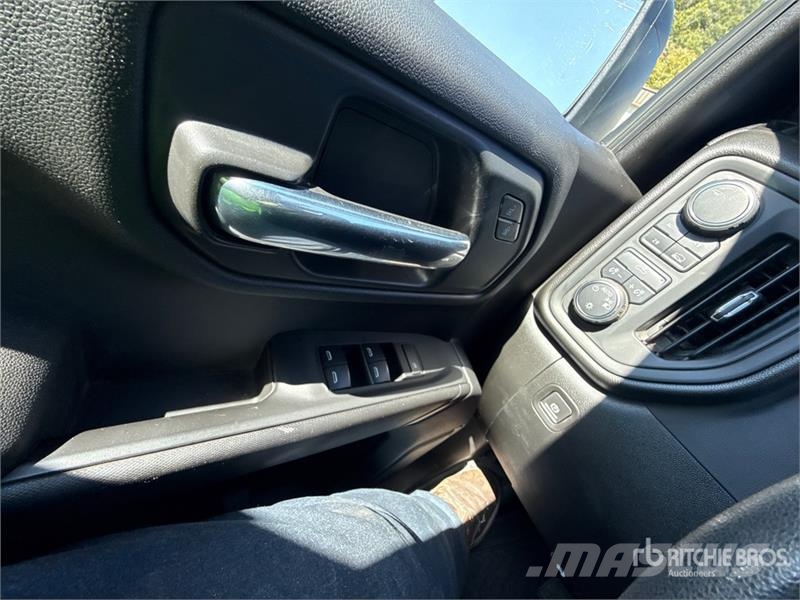 Chevrolet Silverado 1500 Silverado 4x4 Dual Cab Pickup Други