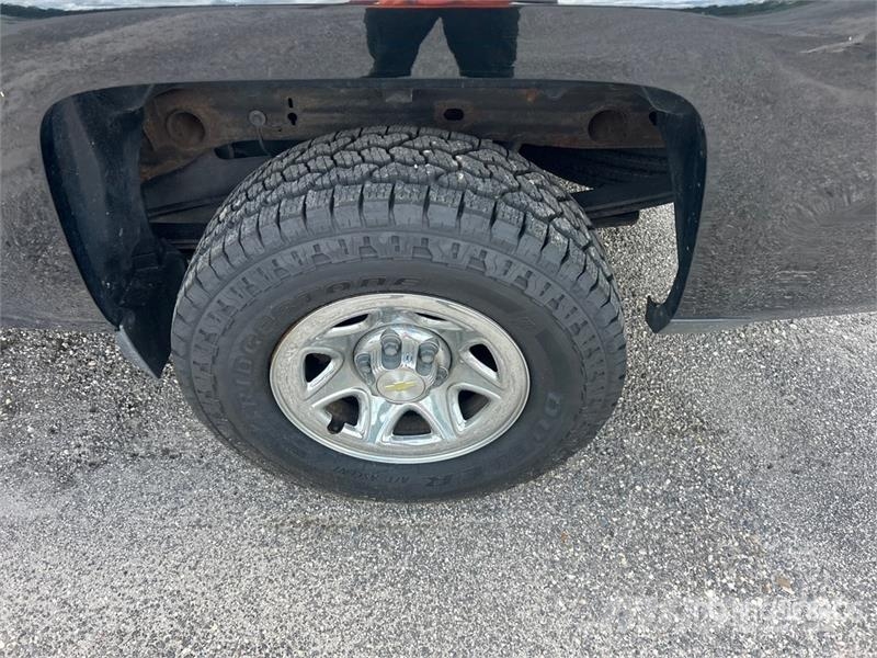 Chevrolet Silverado 1500 4x4 Crew Cab Pickup أخرى