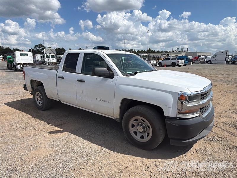 Chevrolet Silverado 1500 4x2 Crew Cab Pickup Muu