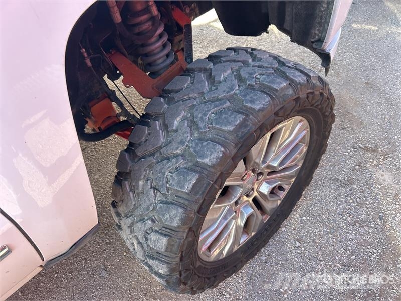 Chevrolet Silverado 1500 4x2 Crew Cab Pickup Övriga bilar
