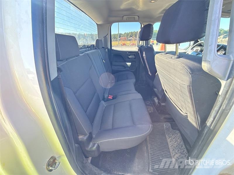 Chevrolet Silverado 1500 LD 4x4 Dual Cab Pickup Ostalo