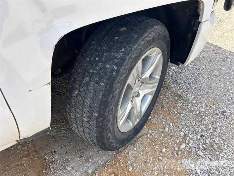 Chevrolet Silverado 1500 4x4 Extended Cab Pickup (Inoperable 其他