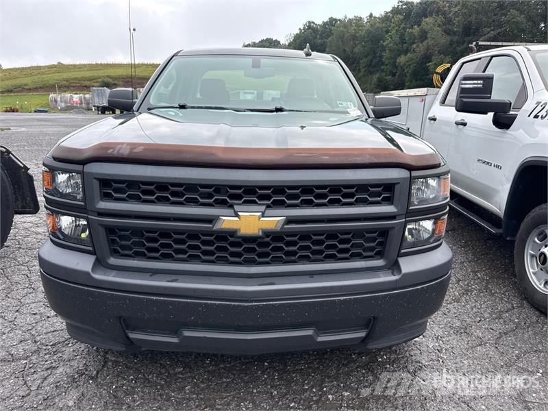 Chevrolet Silverado 1500 4x2 Dual Cab Pickup Otros