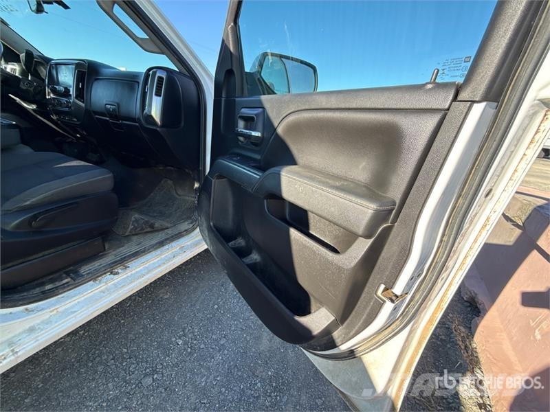Chevrolet Silverado 1500 LD 4x4 Dual Cab Pickup Ostalo