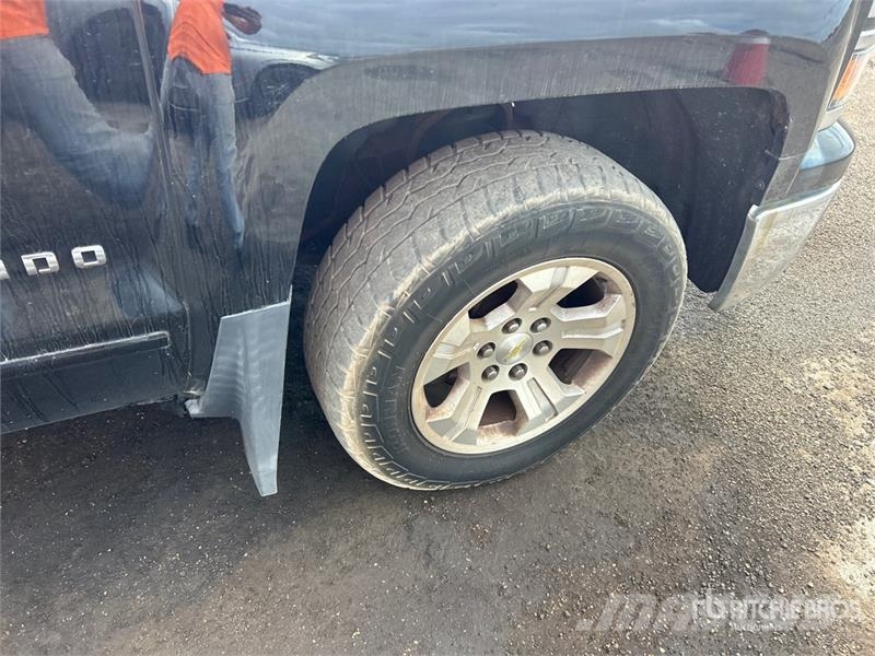 Chevrolet Silverado 1500 4x4 Extended Cab Pickup Drugi