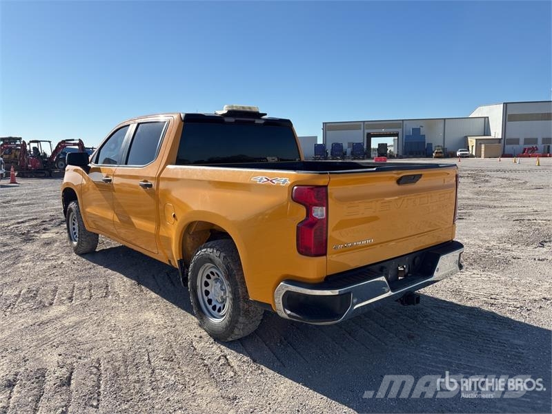 Chevrolet Silverado 1500 4x4 Crew Cab Pickup その他