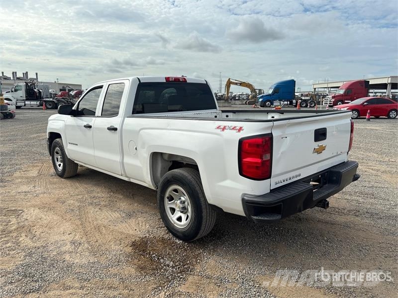 Chevrolet Silverado 1500 4x4 Crew Cab Pickup その他