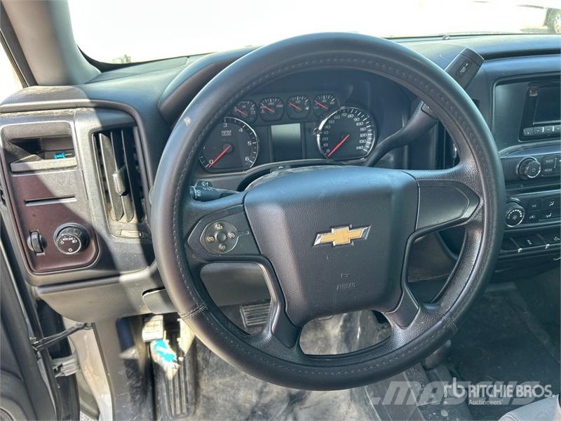 Chevrolet Silverado 1500 4x4 Crew Cab Pickup Övriga bilar