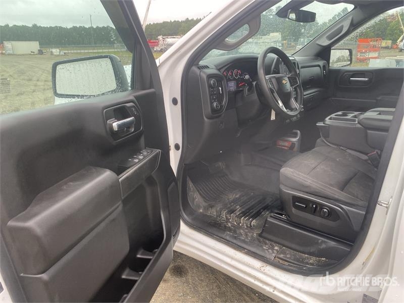 Chevrolet Silverado 1500 4x4 Crew Cab Pickup Otros