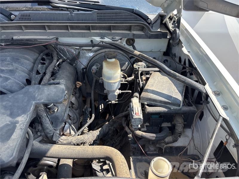 Chevrolet Silverado 1500 4x4 Crew Cab Pickup Andre varebiler