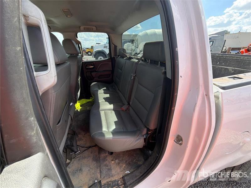 Chevrolet Silverado 1500 4x2 Crew Cab Pickup Muu