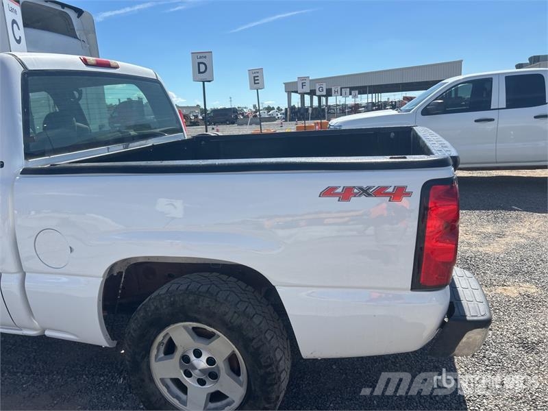 Chevrolet Silverado 1500 4x4 Crew Cab Pickup Ostalo