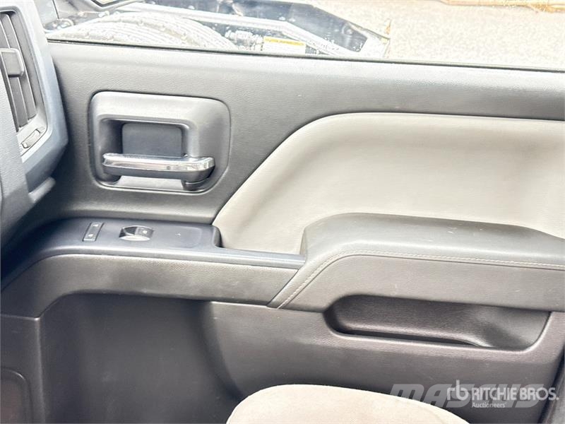 Chevrolet Silverado 1500 4x2 Dual Cab Pickup Otros
