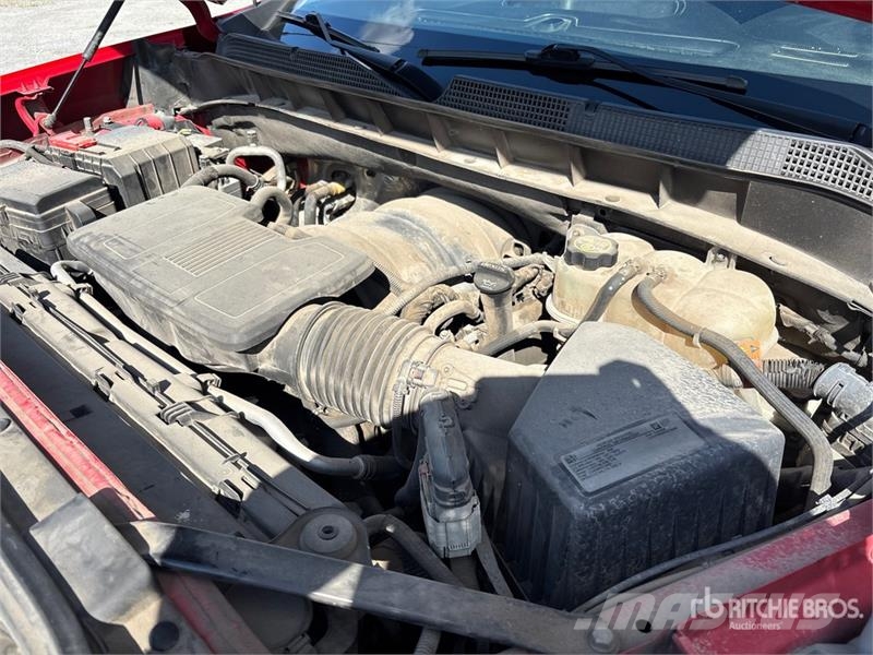 Chevrolet Silverado 1500 4x4 Crew Cab Pickup Egyéb