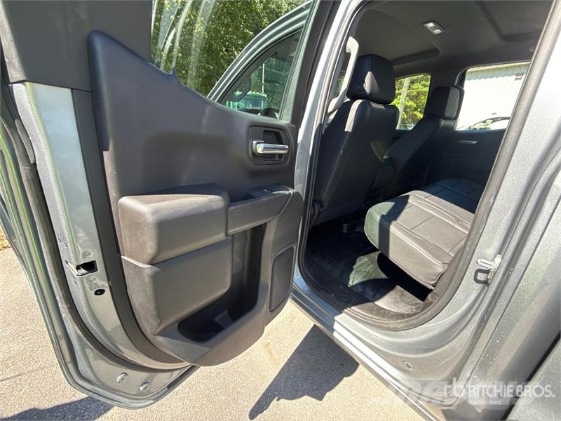 Chevrolet Silverado 1500 Silverado 4x4 Dual Cab Pickup Други