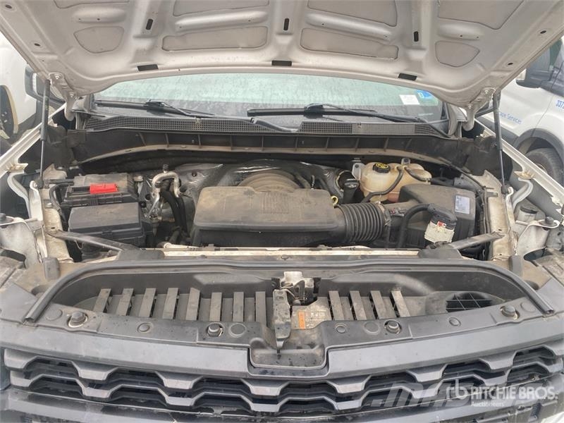Chevrolet Silverado 1500 4x4 Crew Cab Pickup Otros