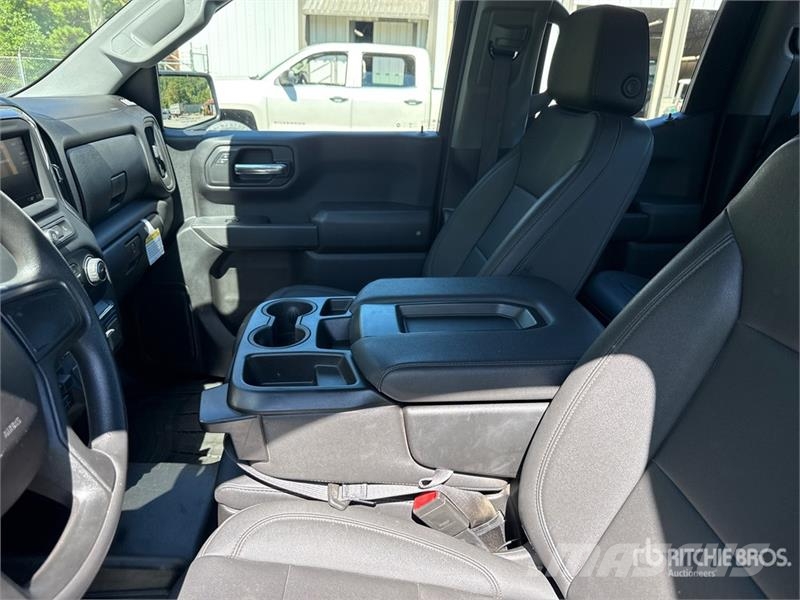 Chevrolet Silverado 1500 Silverado 4x4 Dual Cab Pickup Други