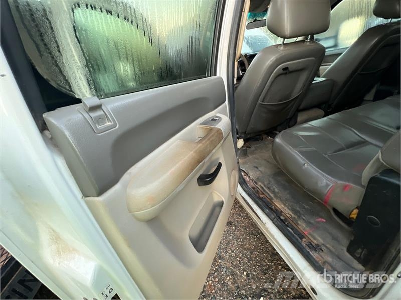 Chevrolet Silverado 1500 4x4 Crew Cab Utility Truck 皮卡.傳統半斗卡車/側卸板