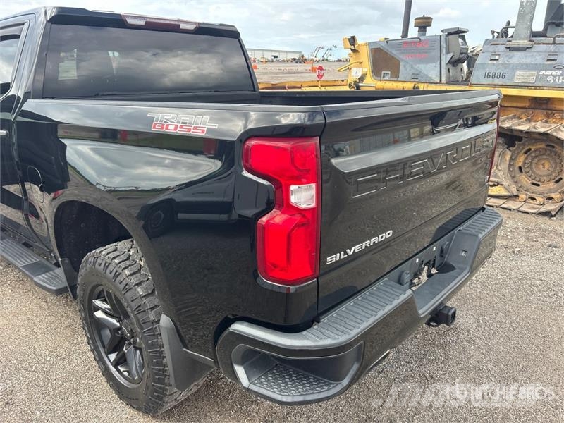Chevrolet Silverado 1500 4x4 Crew Cab Pickup Other
