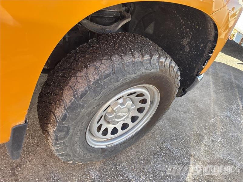 Chevrolet Silverado 1500 4x4 Crew Cab Pickup その他