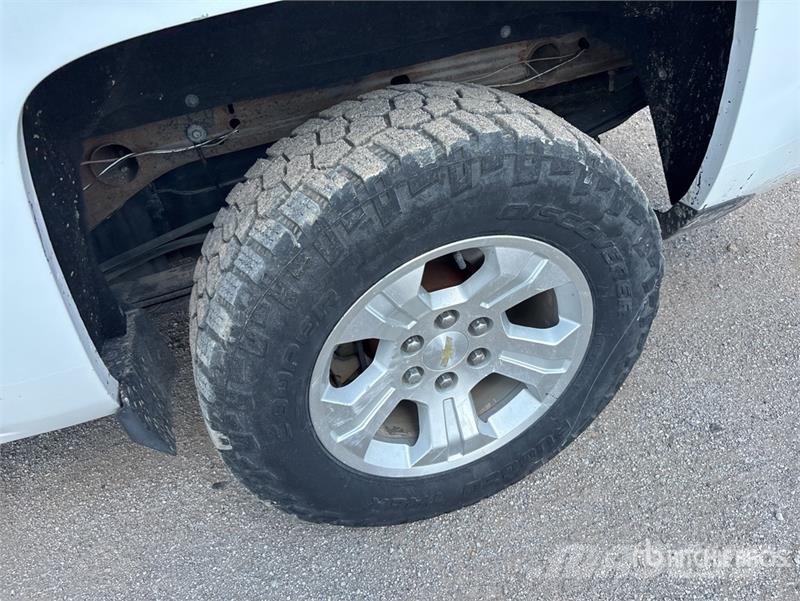 Chevrolet Silverado 1500 4x4 Crew Cab Pickup Andre varebiler